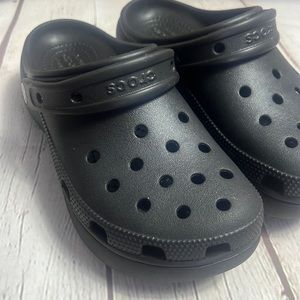 WOMEN'S SIZE 7 CLASSIC PLATFORM CLOG